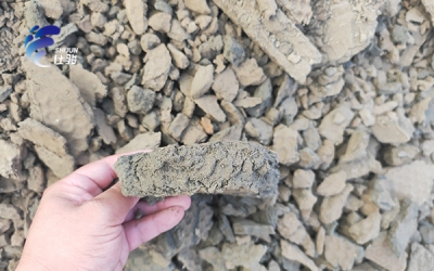 污泥調(diào)理劑生產(chǎn)廠家：破解高有機(jī)質(zhì)污泥脫水難題-青島仕駿